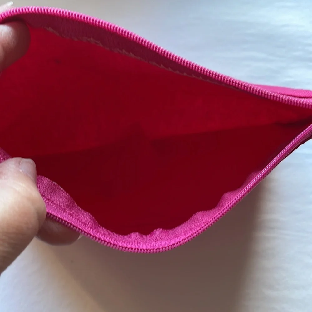 Pink cosmetic makeup bag zipper closure lightweight canvas NWOT selfie p…